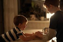 Молитва и сильный заговор для возвращения сына домой — секреты любви и привязанности