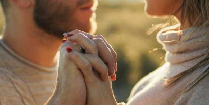 Молитва на обретение взаимной любви — как наладить отношения с любимым