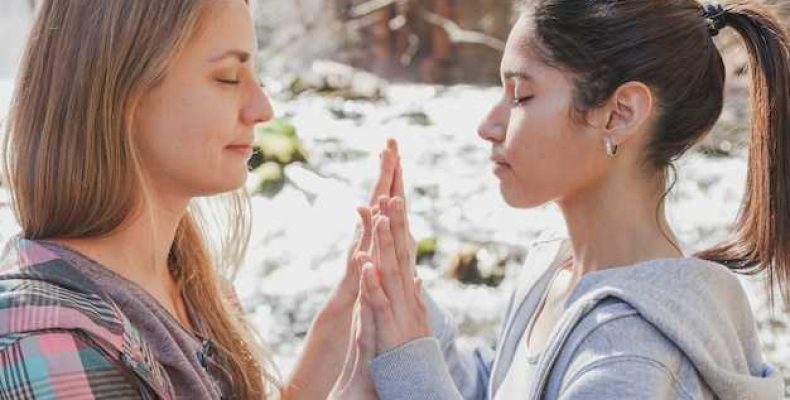 Молитва на послушание для дочери-подростка — как укрепить связь и достичь понимания