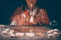 Можно ли гадать днем — причины, почему нельзя гадать в воскресенье