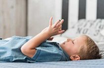 На какой неделе переворачивается ребенок