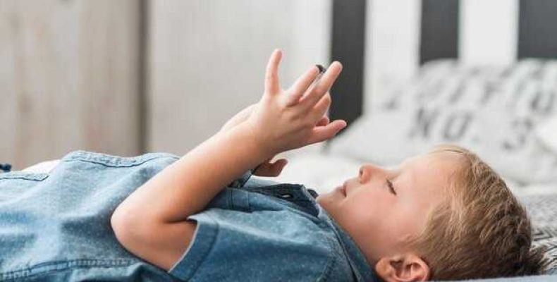 На какой неделе переворачивается ребенок