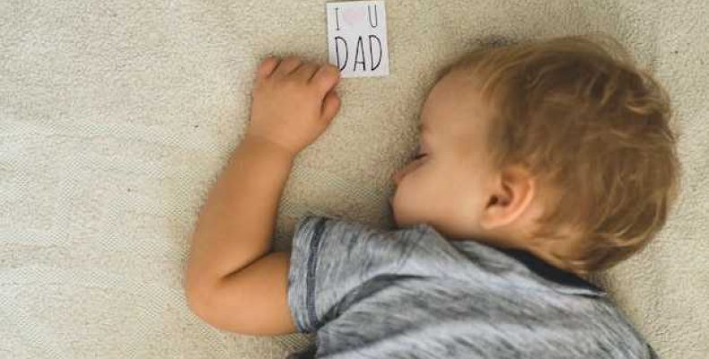 На каком месяце начинает шевелиться ребенок