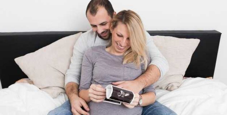 На каком сроке беременности можно услышать сердцебиение