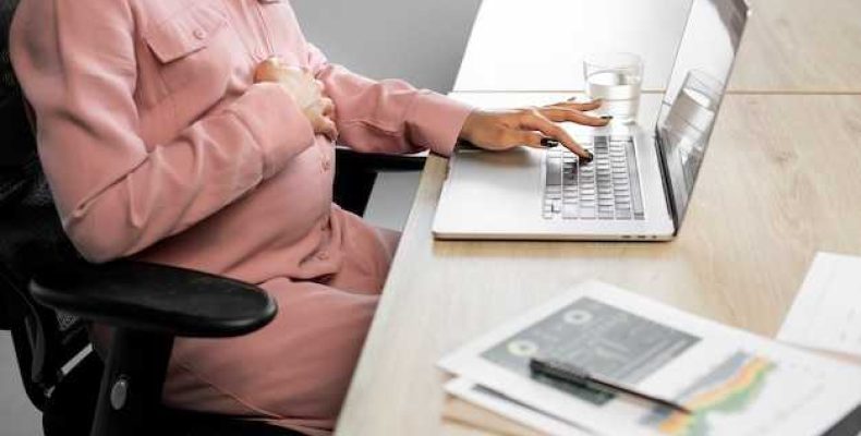 На каком сроке беременности становятся на учет в женской консультации