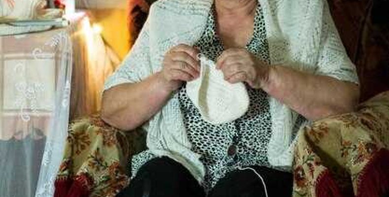 Народная примета — к чему ведет баба с пустым ведром? Узнайте, что она символизирует!