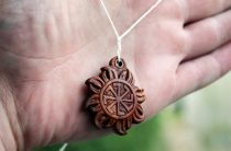 Оберег цены: как древний символ защищает ваш кошелек и притягивает выгодные покупки