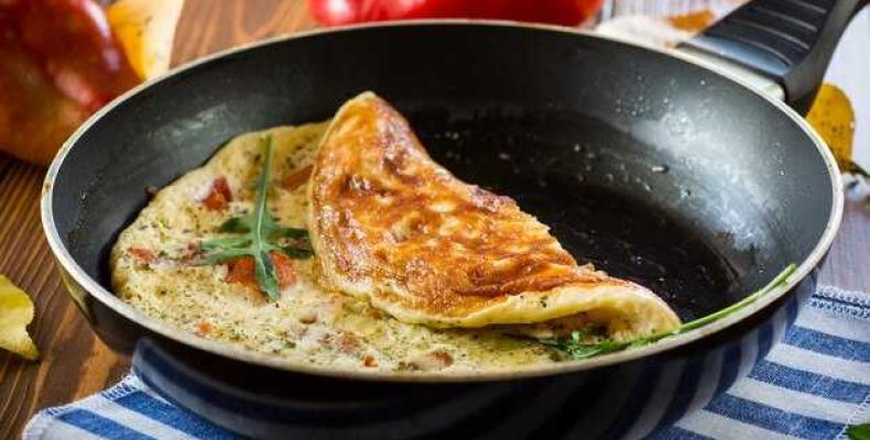 Омлет на сковороде с молоком пышный рецепт пошагово