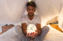 Парень с Луной в Весах — Влияние Луны на Мужчину и Его Характер