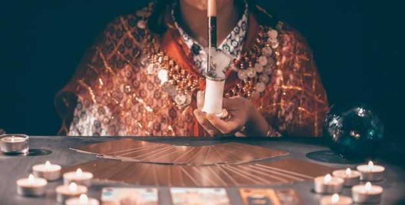 Паж Мечей в Таро — Значение в Отношениях и Любви – Подробный Гид