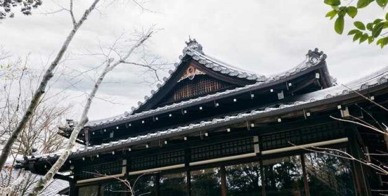 Почему крыши китайских пагод загнуты — история и архитектурные особенности