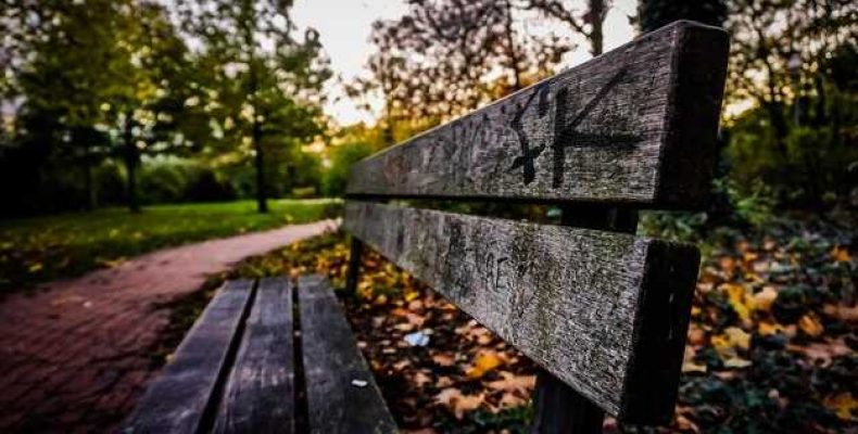 Почему на кладбище открыты калитки — правила поведения и их значение