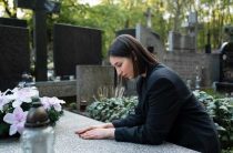 Почему нельзя спать с покойником — приметы и их значение на похоронах