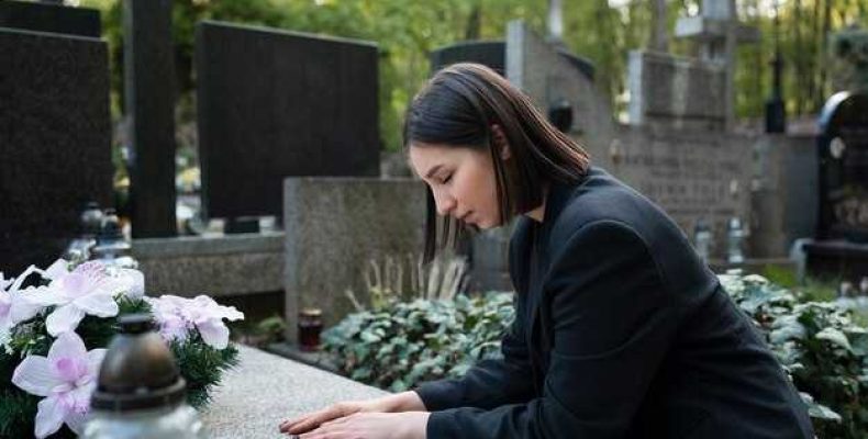 Почему нельзя спать с покойником — приметы и их значение на похоронах