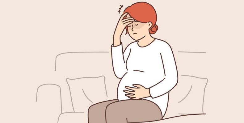 Когда начинает болеть голова при беременности: первые звоночки, опасные триместры и как спастись без таблеток