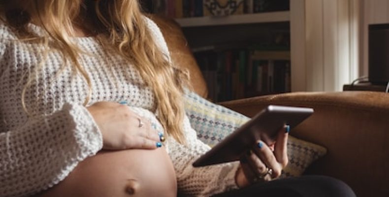 Сколько выплачивается пособие по беременности: реальные суммы, о которых молчат чиновники