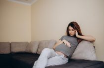 Боли в кишечнике при беременности 2 триместр: Опасные сигналы, которые нельзя игнорировать