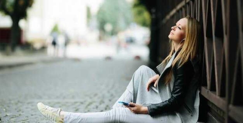 Приснился сон — Ходить босиком по улице — значение по соннику Екатерины Великой