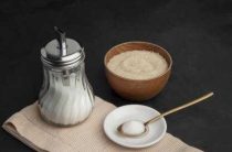 Рассыпается сахар на стол — приметы и их значение