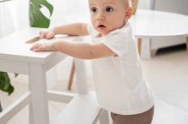 Ребенок 2 месяца развитие что должен уметь