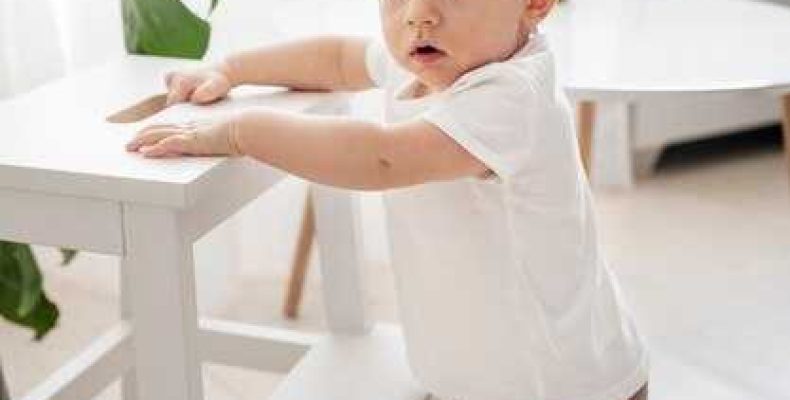 Ребенок 2 месяца развитие что должен уметь