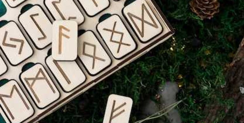 Руны на счастье, удачу и везение — значение, формулы и сильные рунические практики