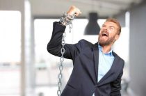 Сильный заговор на новую золотую цепочку — мощный приворот на личную вещь