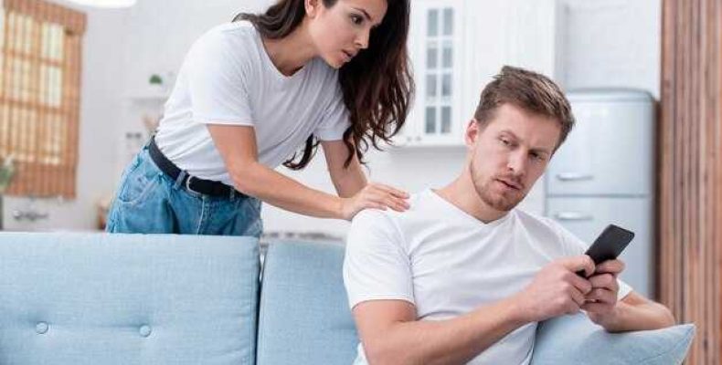 Сильный заговор на разлуку — как быстро рассорить пару в домашних условиях