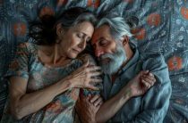 Сон обниматься с покойной бабушкой — что значит, если приснилась бабушка?