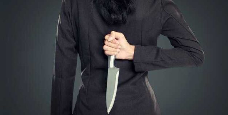 Сонник — Что значит видеть нож в руках и его действия во сне? Разгадки и толкования