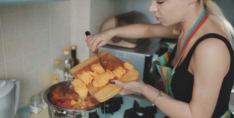 Сонник Миллера — К чему снится жарить оладьи — толкование и значение снов