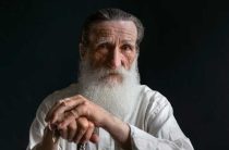 Старец в белой одежде на колеснице — Значение и символика образа белый старец и Дордже