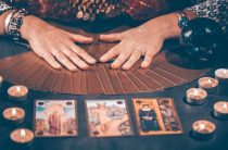 Старинное гадание на картах — Что было, что будет — чем сердце успокоится?