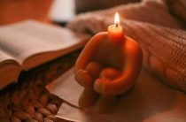 Свечи о здравии врагов — как молитва влияет на жизнь и почему это важно