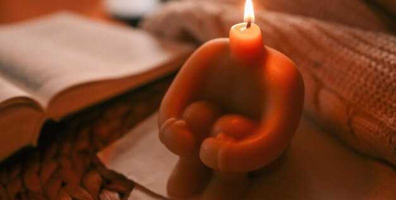 Свечи о здравии врагов — как молитва влияет на жизнь и почему это важно
