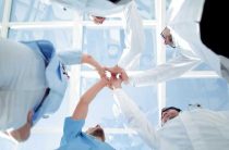 Святой покровитель врачей и хирургов — кто он и как обретает защиту