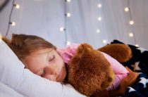 В каком возрасте дети переходят на 1 дневной сон