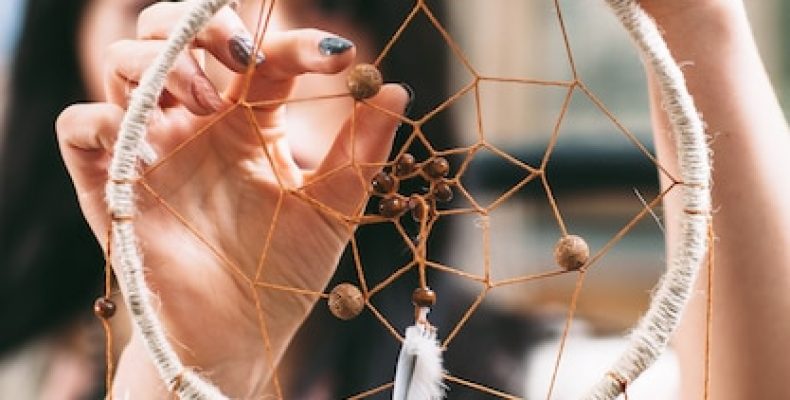 Мастер-класс по изготовлению оберегов своими руками: 3 мощных способа, которые реально работают