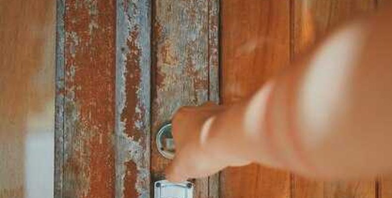 Заговор на установку новых ворот и дверей — защитите свой дом от порчи