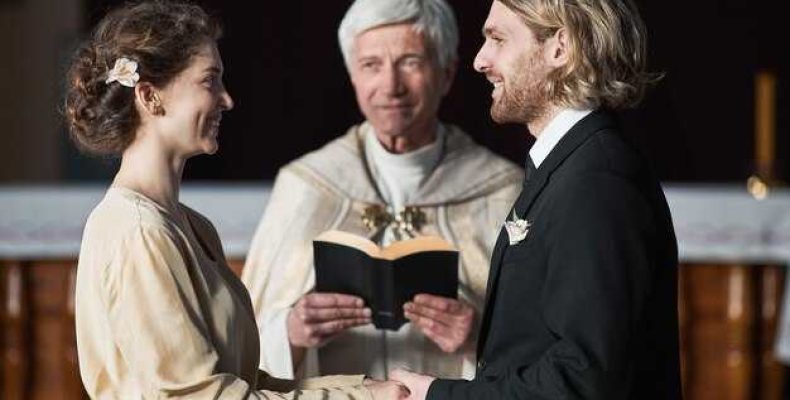 Жены священников — жизнь в браке, роль и особенности семейных отношений священнослужителей