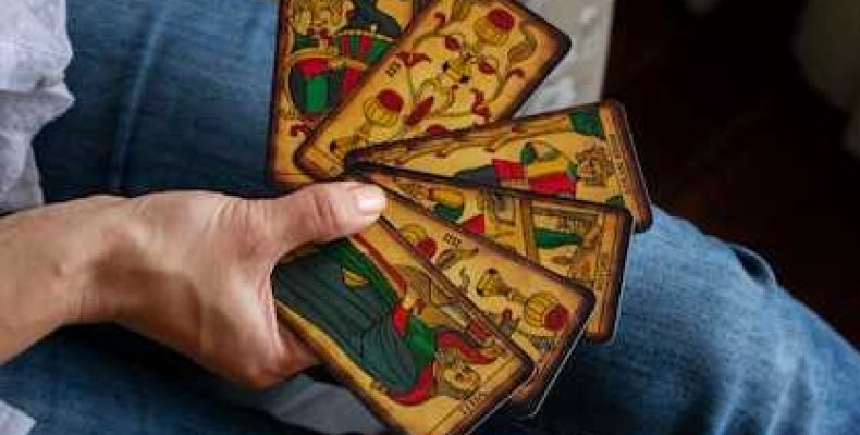 Значение карты Девятка стихии Огня в Таро Манара — подробный анализ и интерпретация